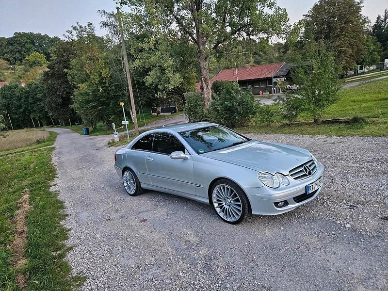 Silber Gebraucht 2008 Mercedes CLK200 Coupé | 6.999 € (Fairer Preis) - Bild 1/4