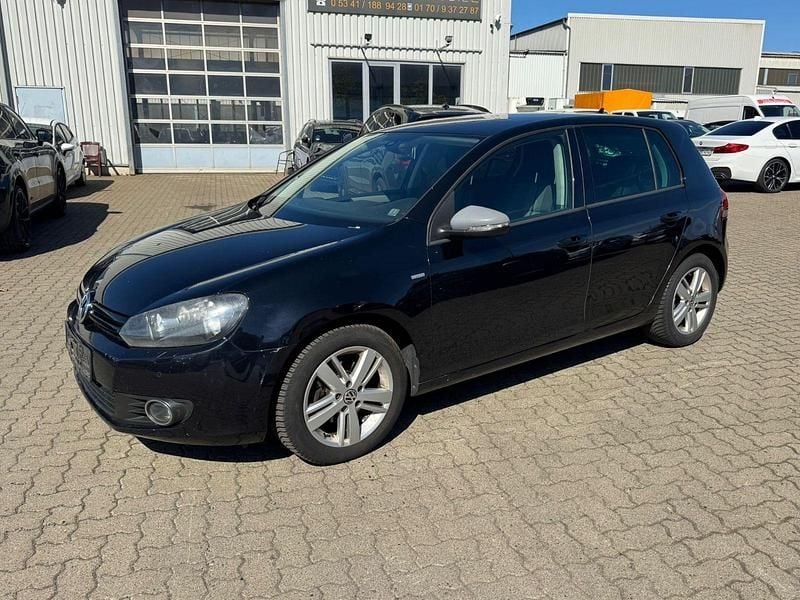 Usado VW Golf VII Match 105 HP (77 kW) 2012 Preto Sedan