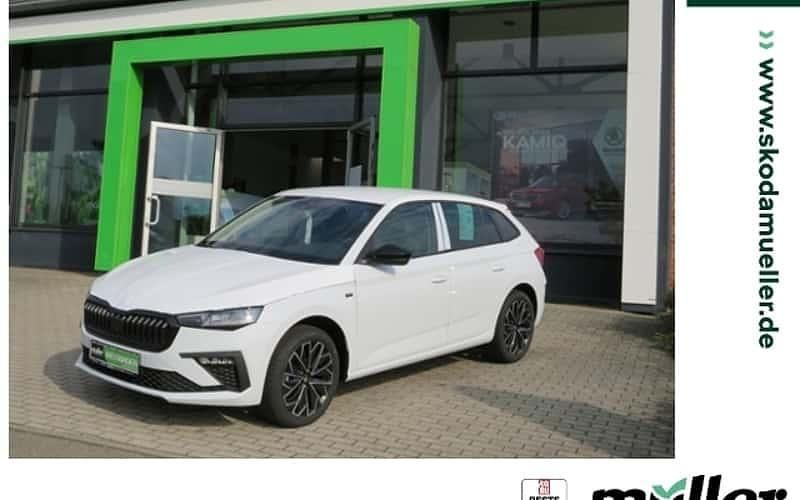 Weiß (moonweiss metallic) Neu 2025 Skoda Scala Tour Kleinwagen | 32.109 € - Bild 1/4