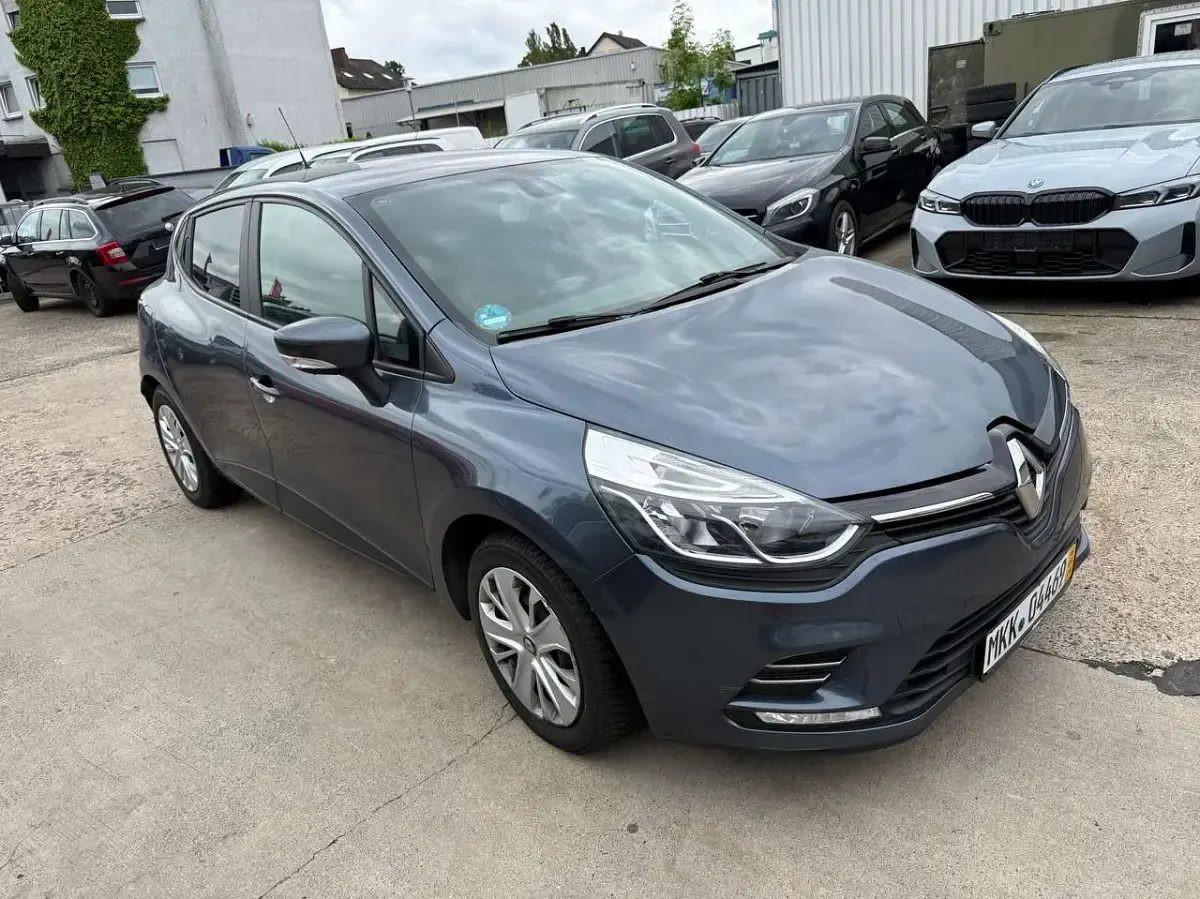 Gebraucht Renault Clio 75 PS (55 kW) 2016 Titangrau Van / Kleinbus