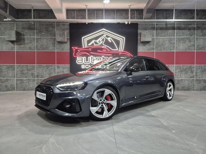 Grau Gebraucht 2020 Audi RS4 Sport Limousine | 52.990 € (Fairer Preis) - Bild 1/4