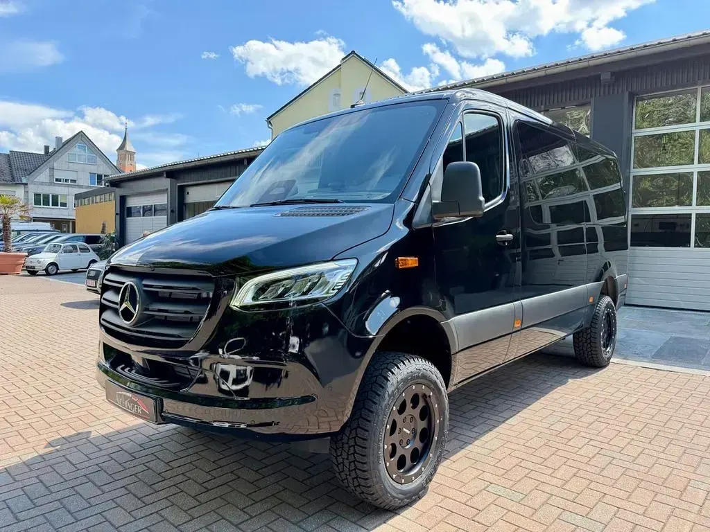 Neu Mercedes Sprinter 190 PS (139 kW) 2026 Schwarz Van