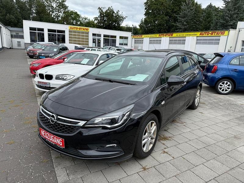 Schwarz Gebraucht 2016 Opel Astra Kombi | 9.890 € (Fairer Preis) - Bild 1/4