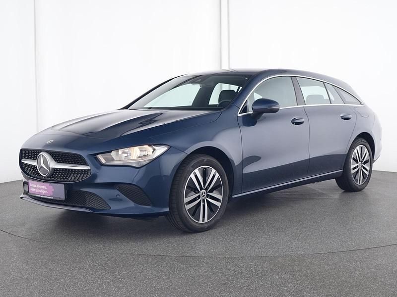 Denimblau Gebraucht 2022 Mercedes CLA250e Shooting Brake Business Kombi | 20.554 € - Bild 1/4