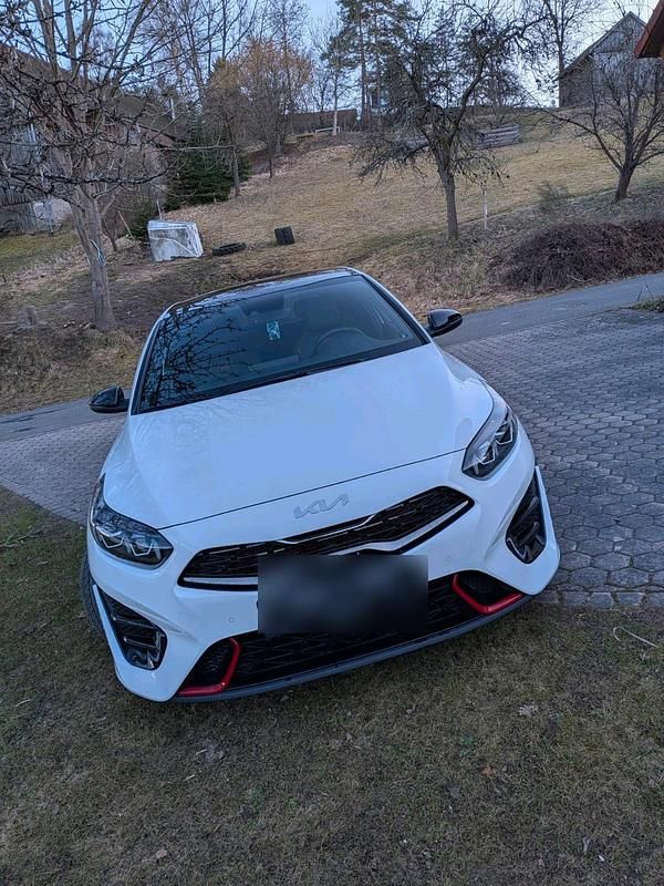 Gebraucht Kia Ceed GT GT 204 PS (150 kW) 2024 Weiß Limousine