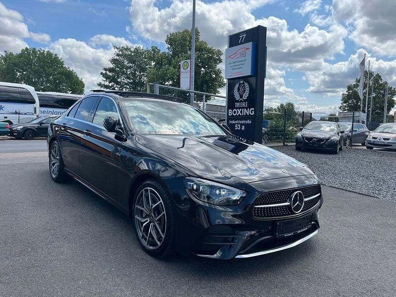 Schwarz Gebraucht 2023 Mercedes E300 AMG Limousine | 49.990 € (Fairer Preis) - Bild 1/4