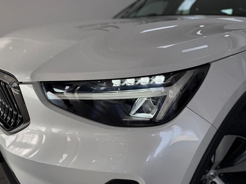 Gebraucht Volvo XC40 211 PS (155 kW) 2022 Weiß SUV