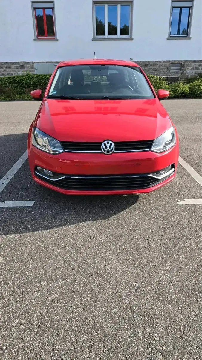 Gebraucht VW Polo 60 PS (44 kW) 2016 Rot Kleinwagen