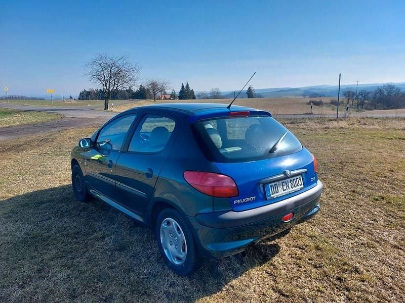 Gebraucht Peugeot 206 75 PS (55 kW) 1999 Grün Kleinwagen