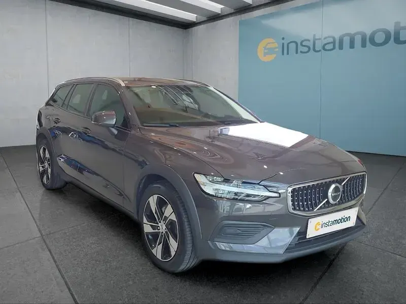 Gebraucht Volvo V60 CC 197 PS (144 kW) 2023 Grau Kombi