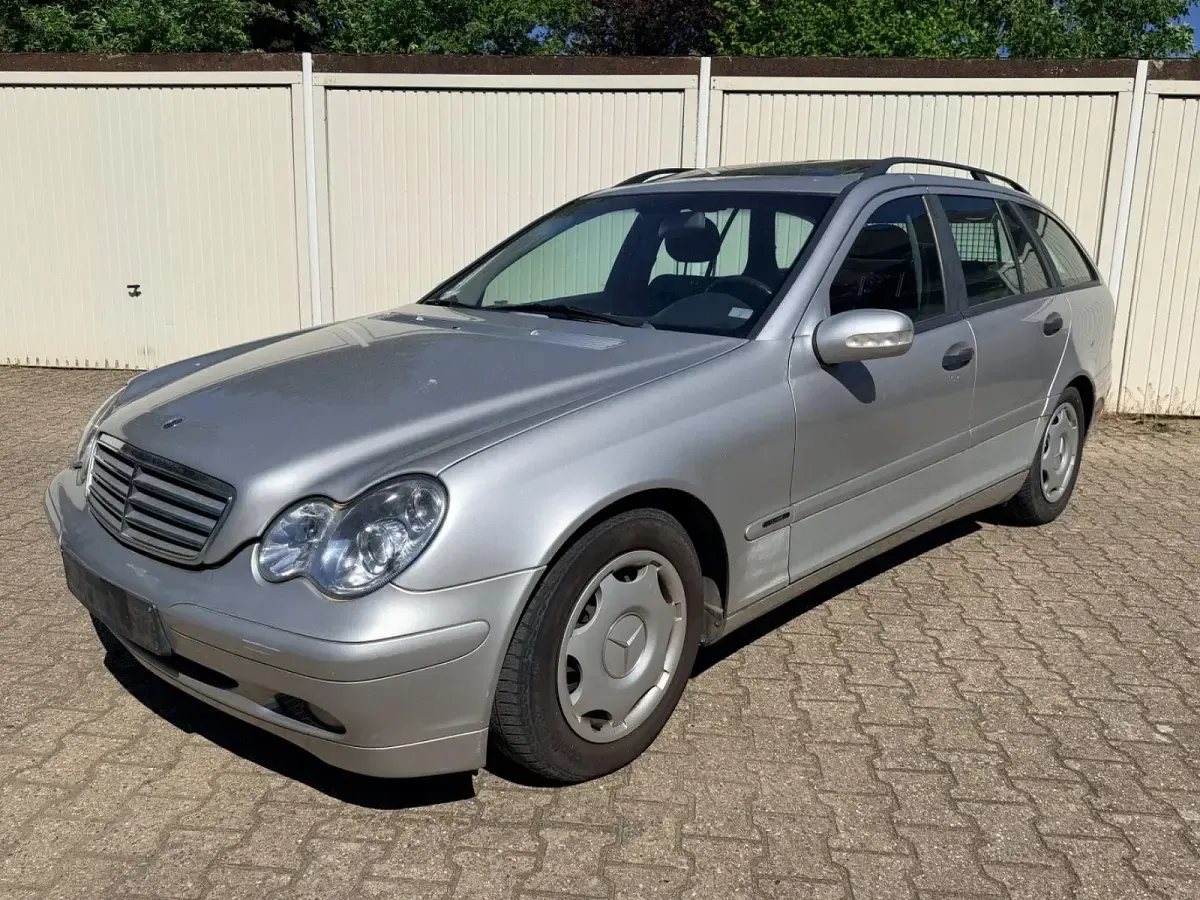 Second-hand Mercedes C200 163 CP (119 kW) 2002 Alb Break