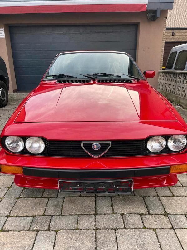 Rot Gebraucht 1981 Alfa Romeo GTV Coupé | 24.900 € - Bild 1/4