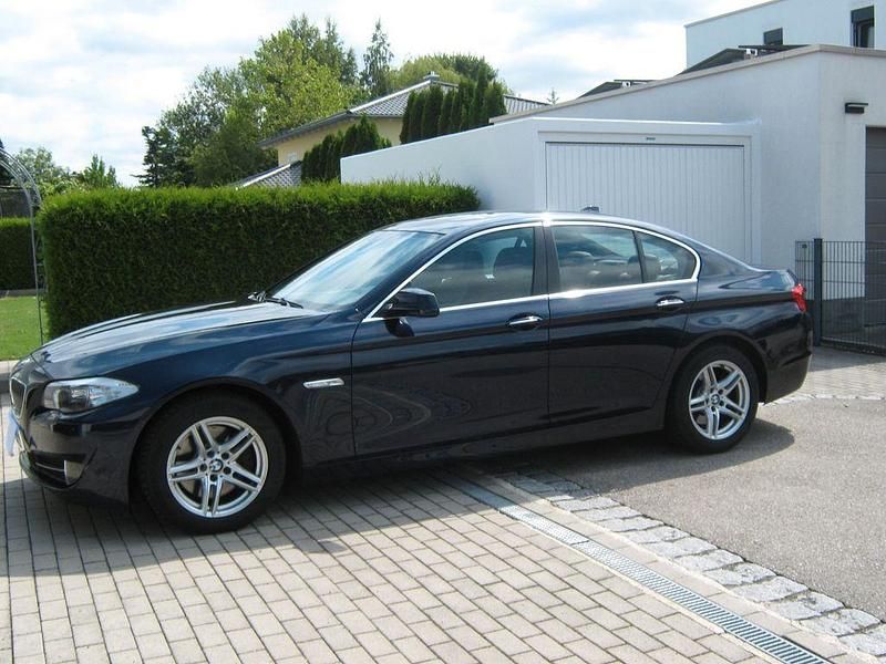 Blau Gebraucht 2013 BMW 528 Limousine | 17.100 € (Etwas zu teuer) - Bild 1/4