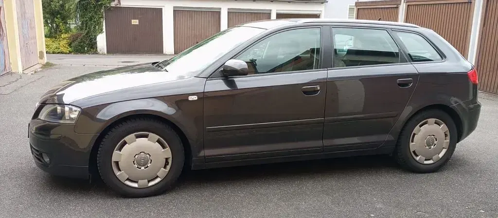 Używany Audi A3 Attraction 105 KM (77 kW) 2008 Szary Hatchback