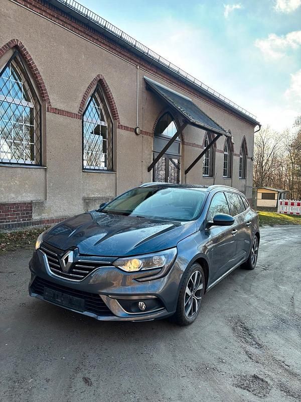 Grau Gebraucht 2016 Renault Mégane GrandTour Bose Edition Kombi | 7.800 € (Superpreis) - Bild 1/4
