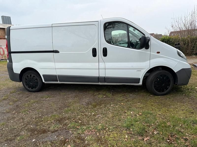 Gebraucht Opel Vivaro 114 PS (83 kW) 2015 Weiß Van / Kleinbus