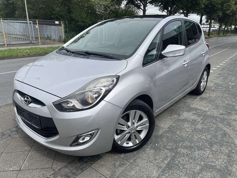 Silber Gebraucht 2014 Hyundai ix20 Van / Kleinbus | 6.500 € (Fairer Preis) - Bild 1/4