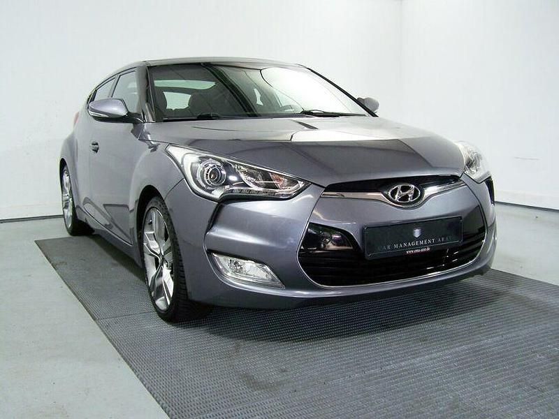 Gebraucht Hyundai Veloster Premium 140 PS (102 kW) 2012 Sonic silver (metallic) Kleinwagen