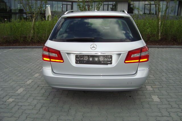 Gebraucht Mercedes E250 277 PS (203 kW) 2010 Silber metallic Kombi