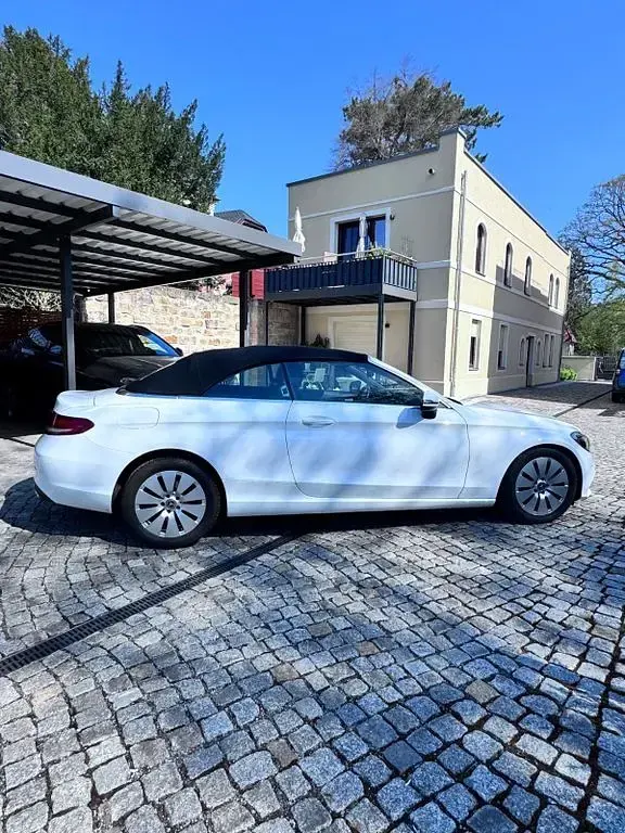 Second-hand Mercedes C220 170 CP (125 kW) 2018 Alb Cabrio