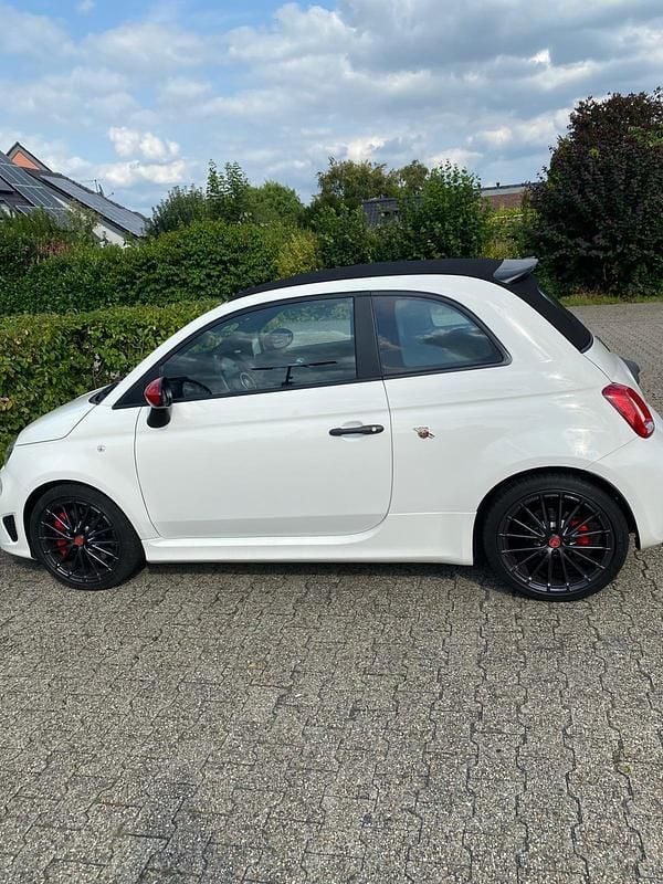 Weiß Gebraucht 2022 Abarth 695C Cabrio | 29.500 € - Bild 1/4