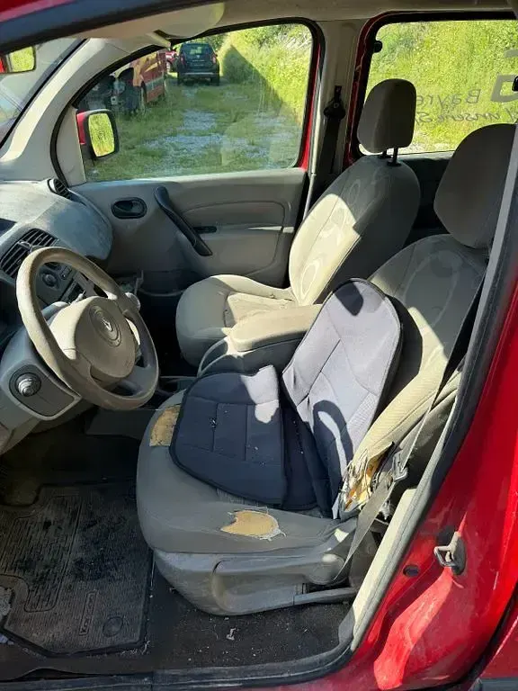 Gebraucht Renault Kangoo Expression 86 PS (63 kW) 2010 Rot Van / Kleinbus