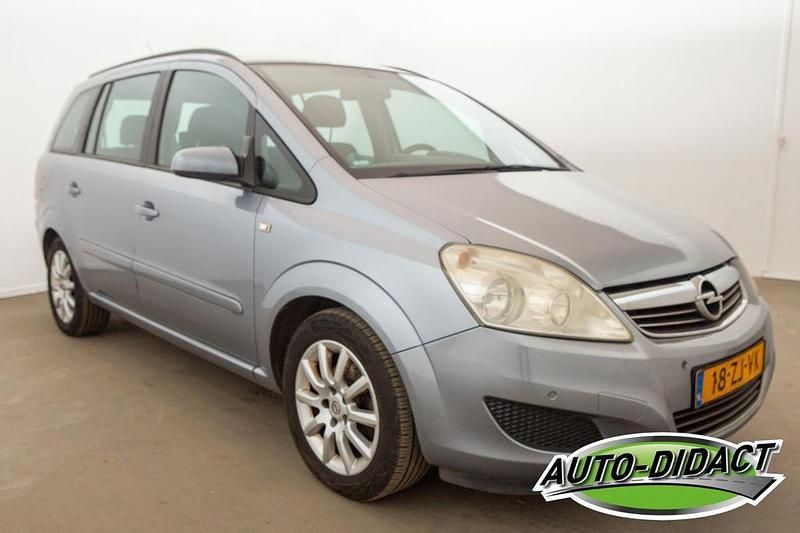 Gebraucht Opel Zafira 140 PS (102 kW) 2008 Silber Van / Kleinbus