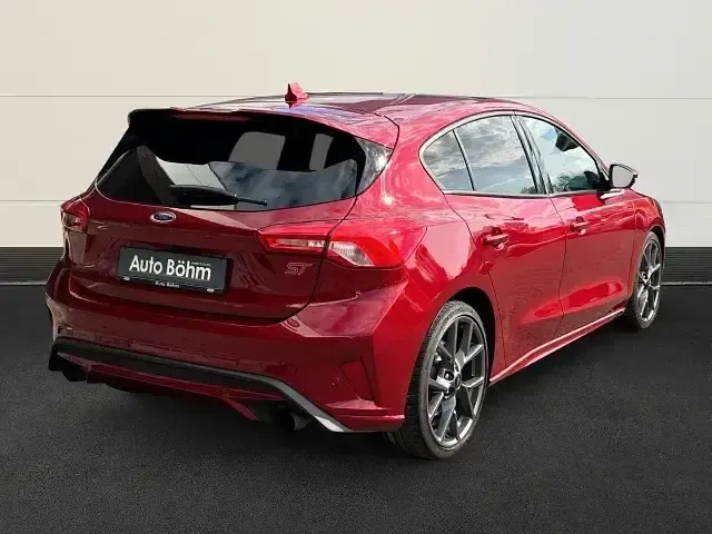 Käytetty Ford Focus ST 280 HP (205 kW) 2020 Punainen Sedan
