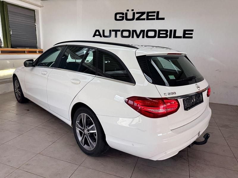Gebraucht Mercedes C200 184 PS (135 kW) 2015 Weiß Kombi