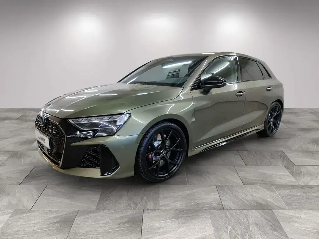 Gebraucht Audi RS3 Sport 400 PS (294 kW) 2026 Oakgrün pereffekt individualla Limousine