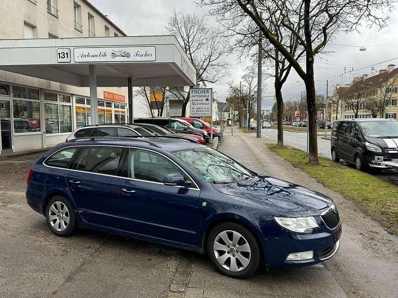 Gebraucht Skoda Superb GreenLine 105 PS (77 kW) 2012 Pacificblau Kombi