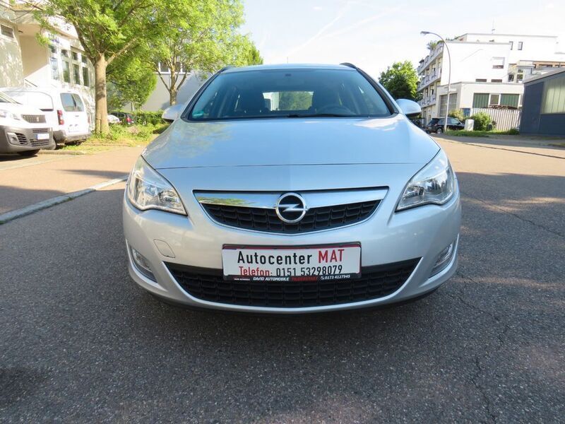 Gebraucht Opel Astra Selection 101 PS (74 kW) 2011 Silber Kombi
