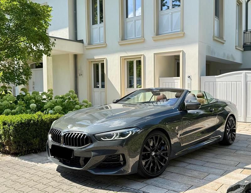 Grau Gebraucht 2020 BMW M850 Shadowline Coupé | 52.900 € (Teuer) - Bild 1/4