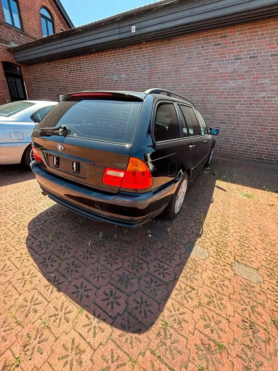 Gebraucht BMW 318 143 PS (105 kW) 2002 Schwarz Kombi