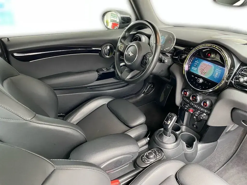 Gebraucht Mini Cooper Classic 136 PS (100 kW) 2023 Schwarz Kleinwagen