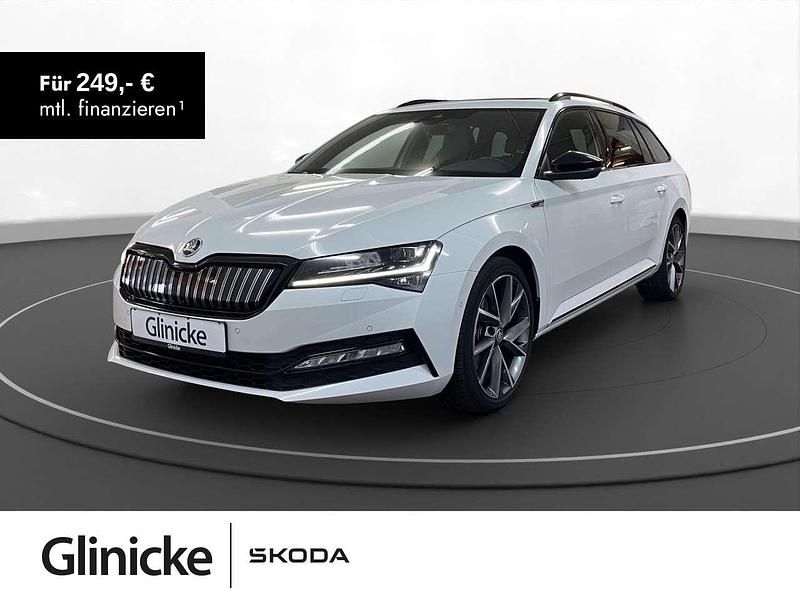 Weiß Gebraucht 2021 Skoda Superb SportLine Kombi | 30.880 € (Etwas zu teuer) - Bild 1/3