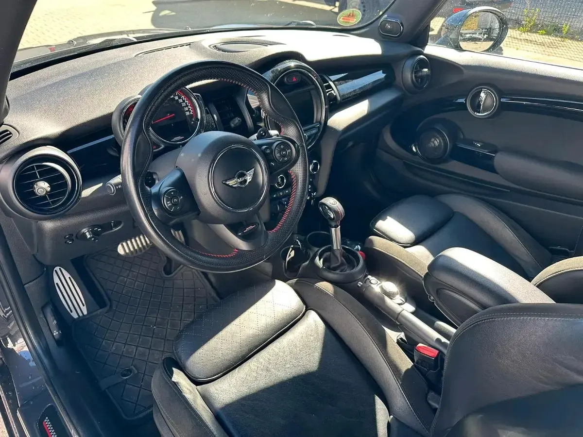 Second-hand Mini John Cooper Works 236 CP (173 kW) 2017 Gri Hatchback