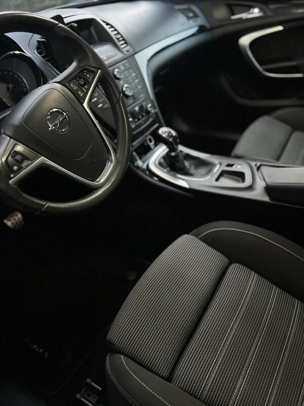 Schwarz Gebraucht 2009 Opel Insignia Kombi | 4.600 € (Fairer Preis) - Bild 1/4
