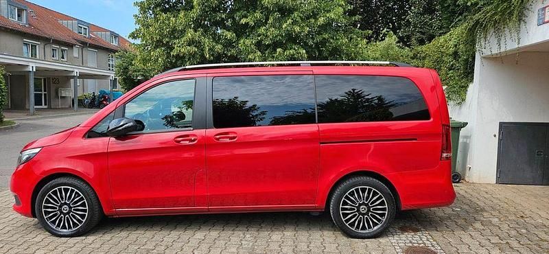 Gebraucht Mercedes V250 190 PS (139 kW) 2019 Rot Van / Kleinbus