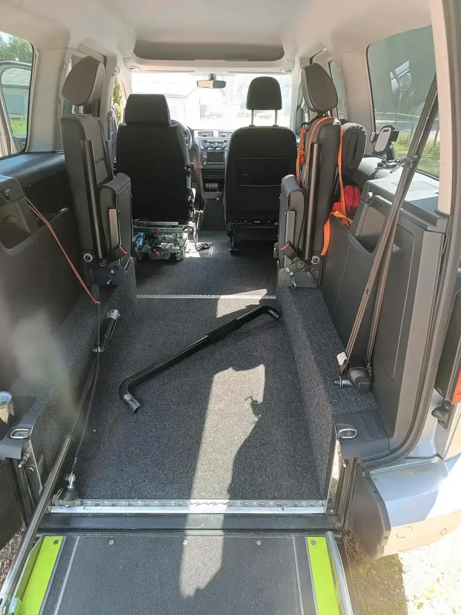 Gebraucht VW Caddy Maxi 140 PS (102 kW) 2016 Silber Van / Kleinbus