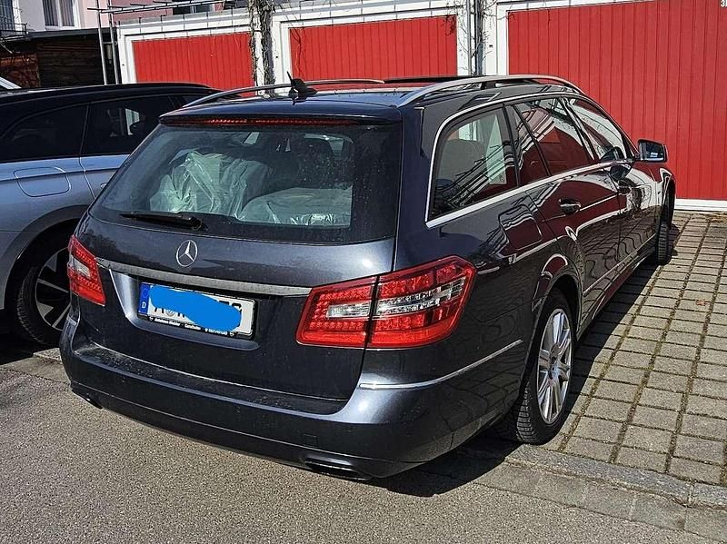 Gebraucht Mercedes E350 265 PS (194 kW) 2012 Grau Kombi
