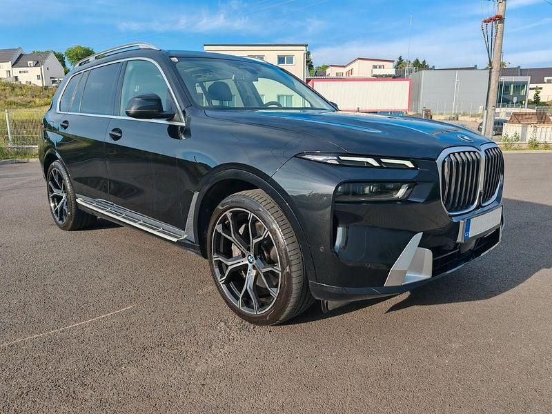 Schwarz Gebraucht 2023 BMW X7 Sport Line SUV | 77.900 € - Bild 1/4