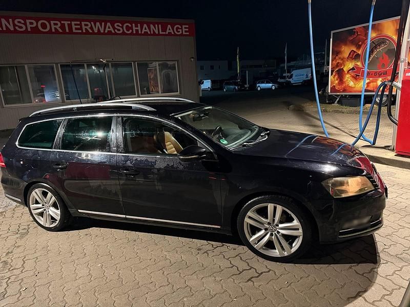 Gebraucht VW Passat 122 PS (89 kW) 2011 Schwarz Kombi