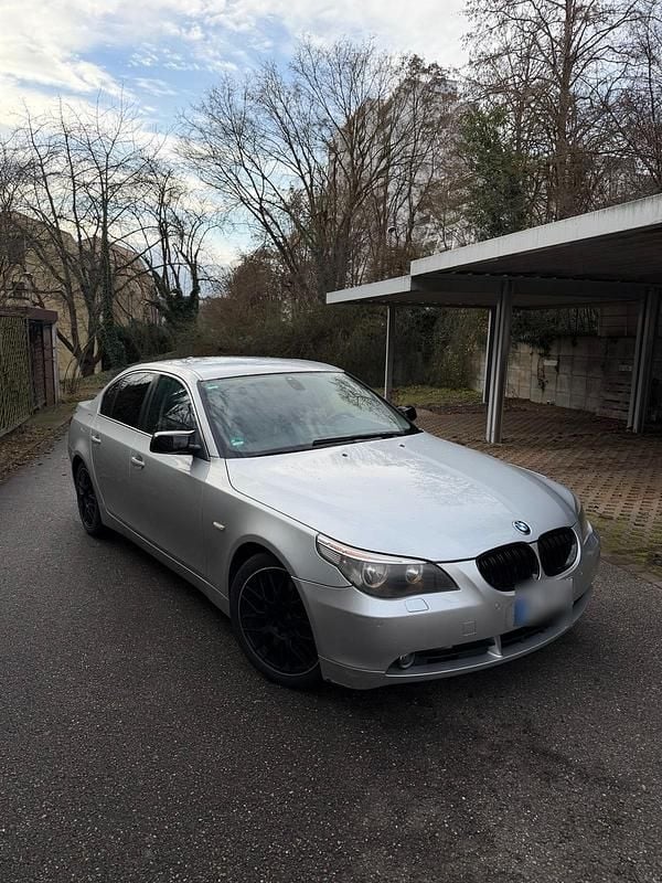 Gebraucht BMW 530 231 PS (169 kW) 2004 Silber Limousine