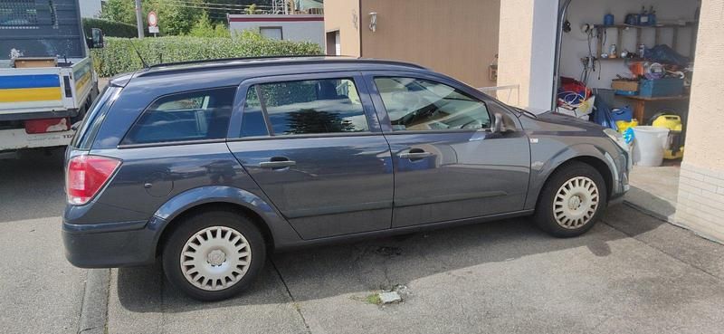 Blau Gebraucht 2009 Opel Astra Kombi | 3.000 € (Fairer Preis) - Bild 1/4