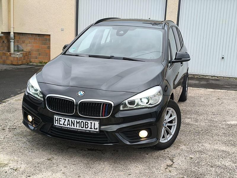Schwarz Gebraucht 2015 BMW 216 Gran Tourer Van / Kleinbus | 9.999 € (Fairer Preis) - Bild 1/4