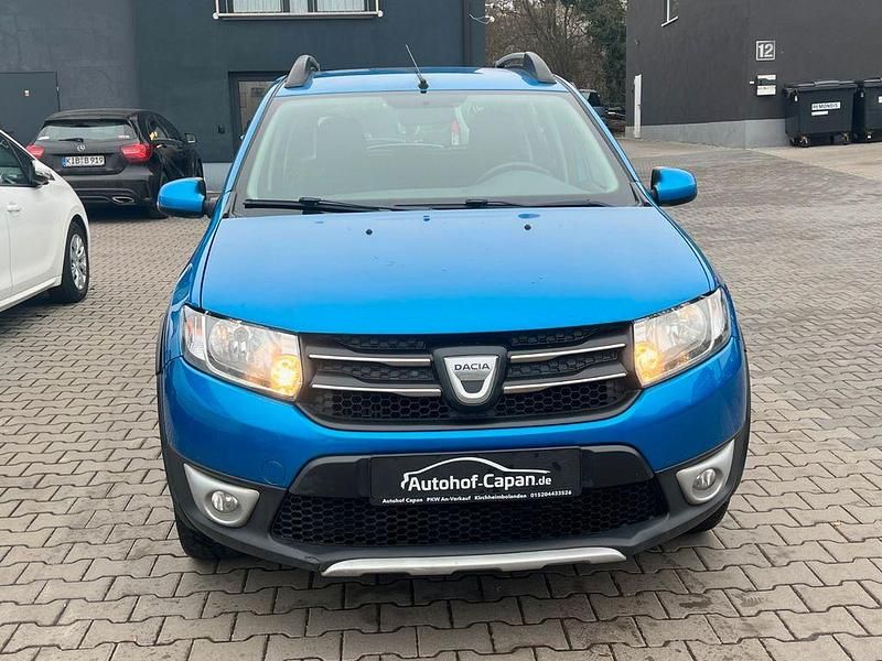 Gebraucht Dacia Sandero Prestige 90 PS (66 kW) 2015 Blau sky Limousine