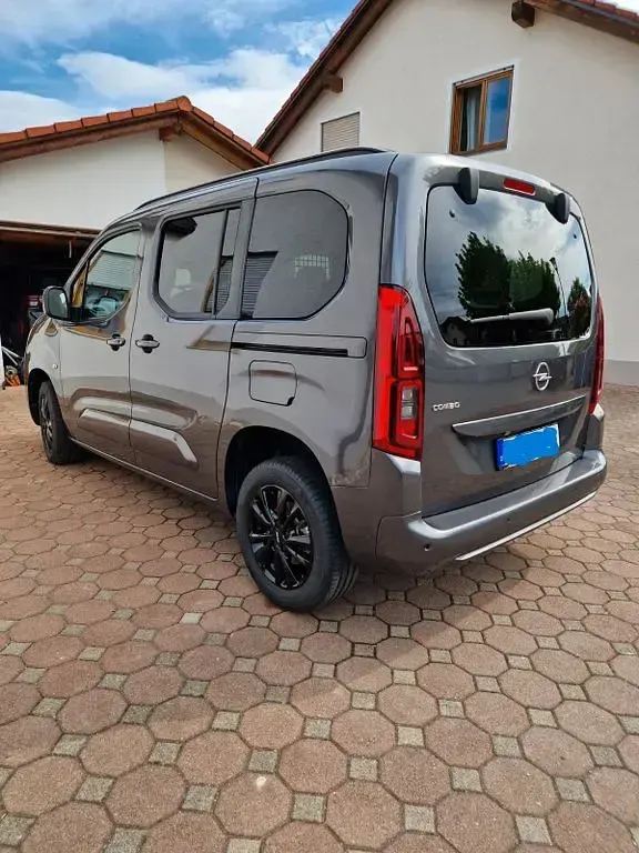 Gebraucht Opel Combo Life Ultimate 131 PS (96 kW) 2024 Grau Van / Kleinbus