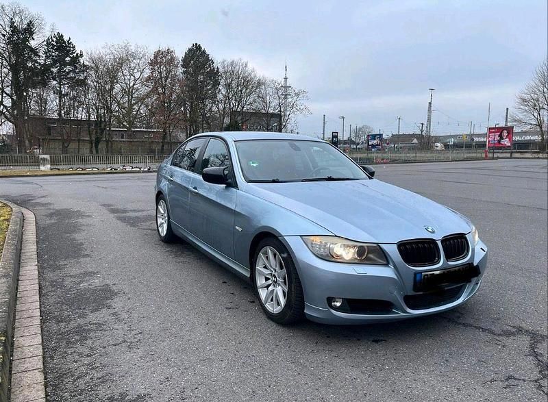 Gebraucht BMW 320 M Sport 170 PS (125 kW) 2009 Blau Limousine
