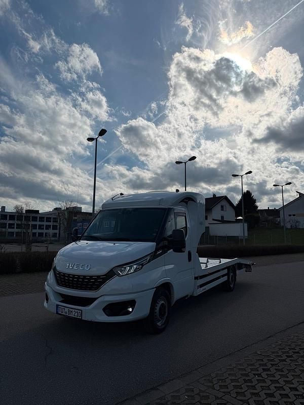 Gebraucht Iveco Daily 180 PS (132 kW) 2020 Weiß Van / Kleinbus